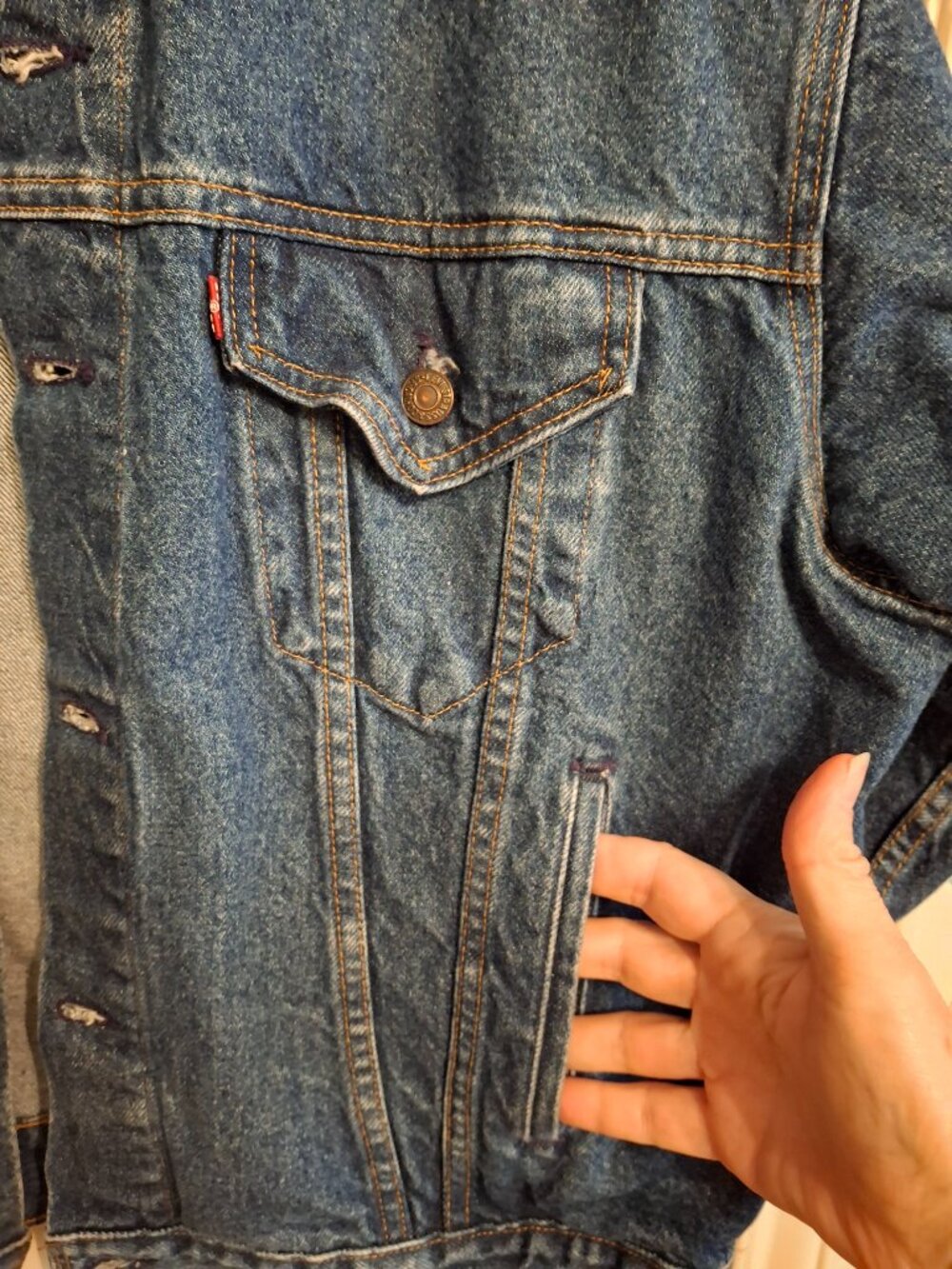 Vintage Levi's Men's Denim Jacket - Large - Picture 4 of 6